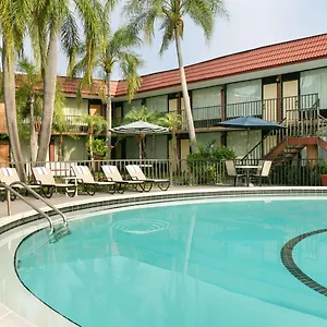 Days By Wyndham Clearwater/central Hotel